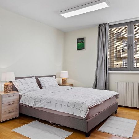 125 Sqm Family Friendly With Kids Room Бухарест Экстерьер фото