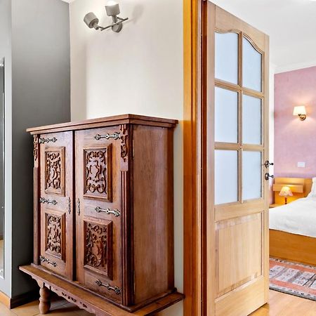 125 Sqm Family Friendly With Kids Room Бухарест Экстерьер фото