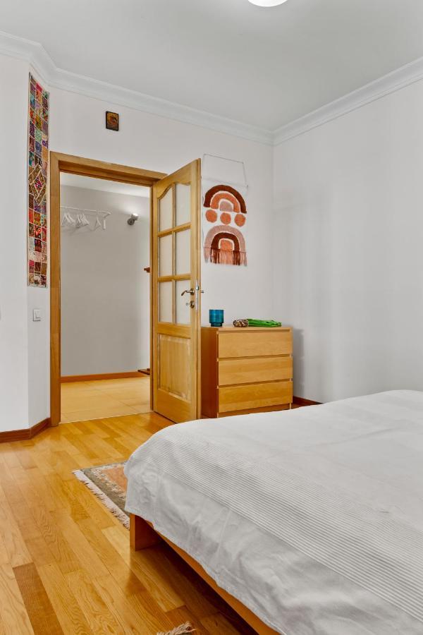 125 Sqm Family Friendly With Kids Room Бухарест Экстерьер фото
