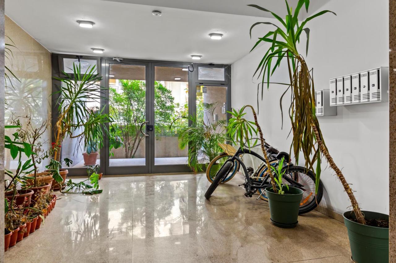 125 Sqm Family Friendly With Kids Room Бухарест Экстерьер фото