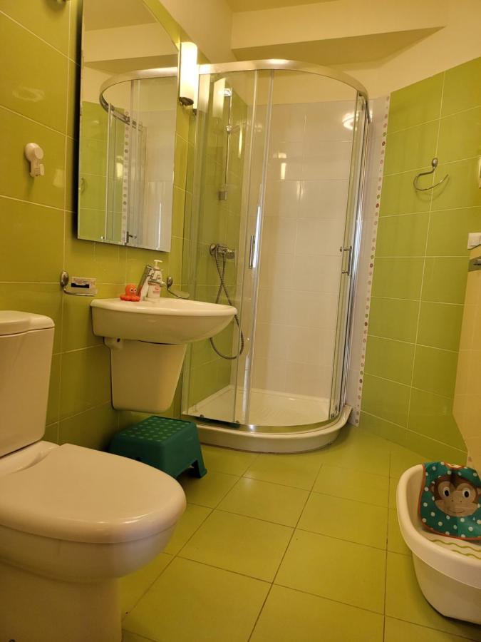 125 Sqm Family Friendly With Kids Room Бухарест Экстерьер фото